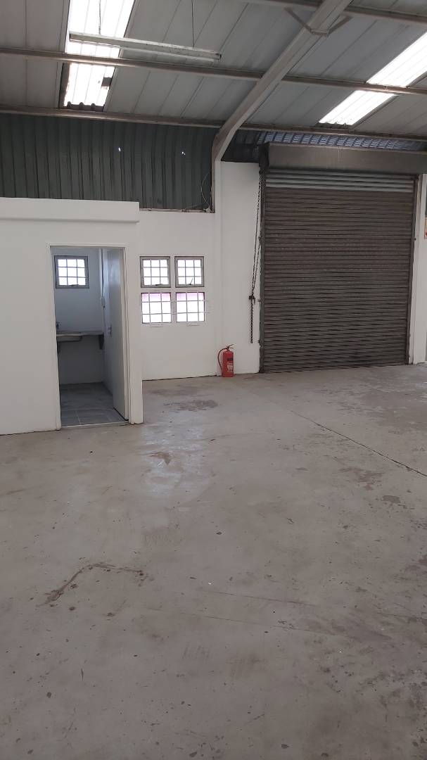 To Let commercial Property for Rent in Walmer Link Eastern Cape